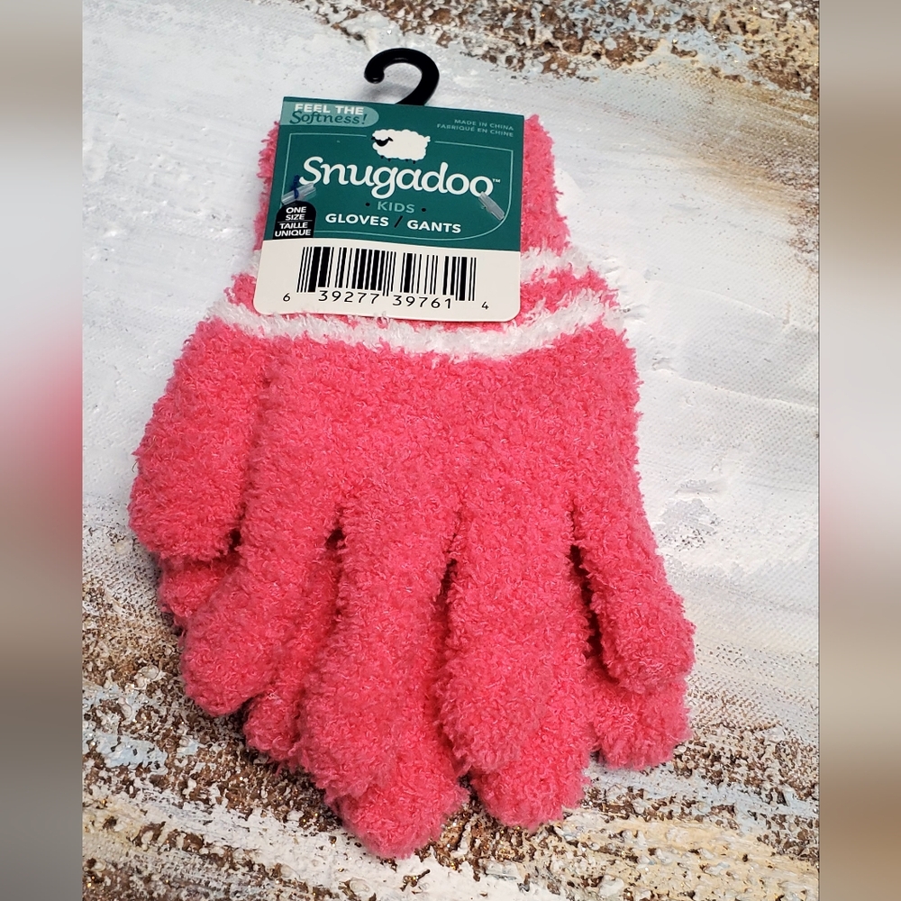 Snugadoo Kids Pink Fuzzy Gloves Size One Aprox Ages 4-7